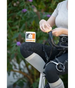 SHOWMASTER Baume pour cuir à base de cire d'abeille Hot