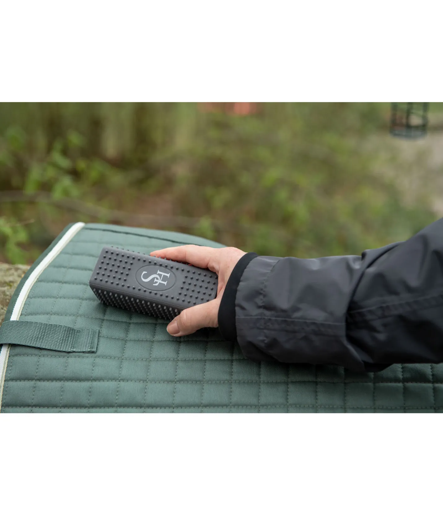 SHOWMASTER Brosse anti-poils carbone Sale