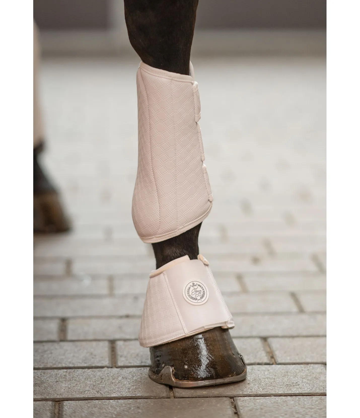 Felix Bühler Cloches Dressage-Derby blanc Outlet