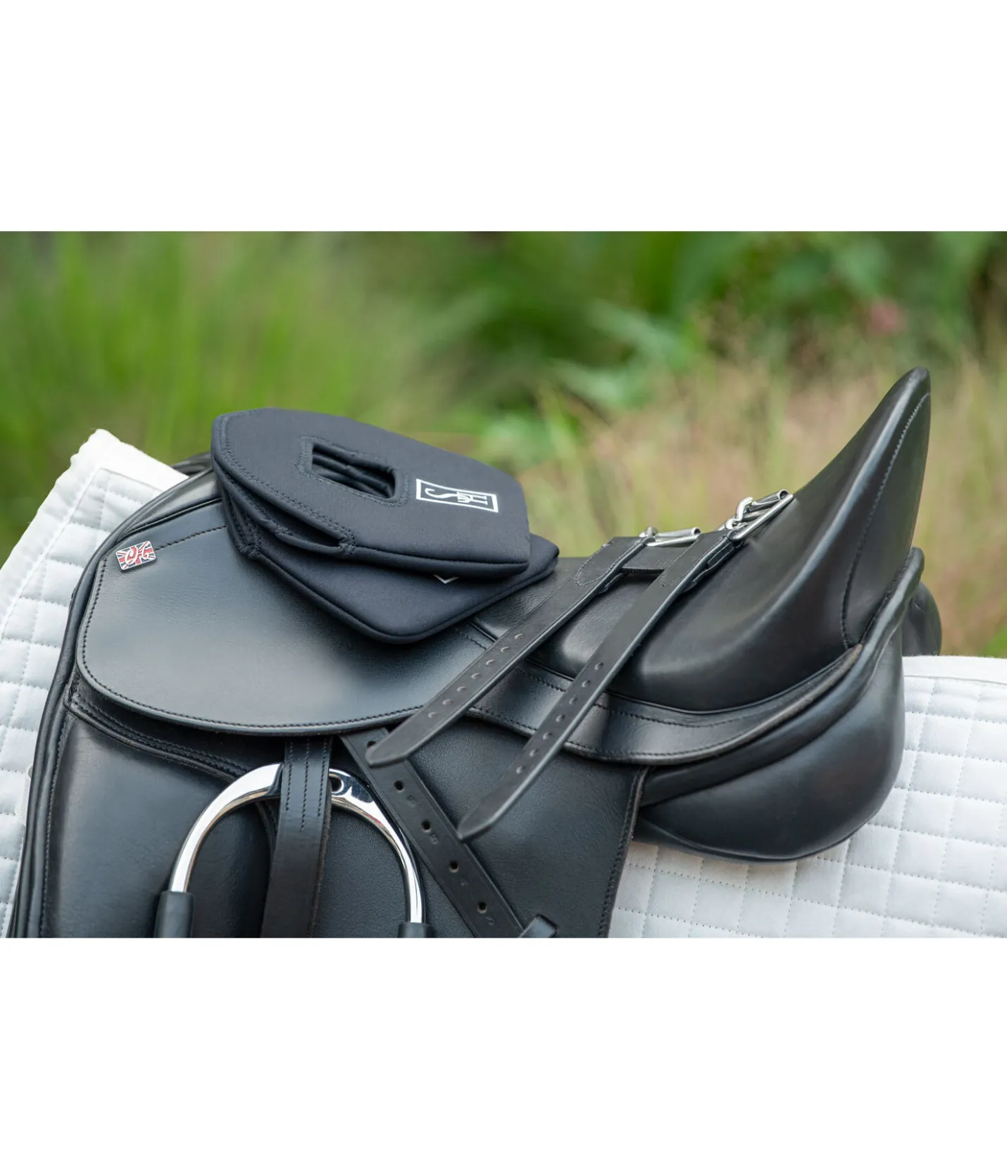 CLARIDGE HOUSE Selle de dressage New Generation noir Hot