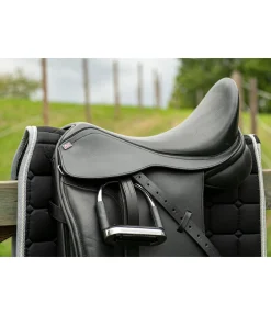 CLARIDGE HOUSE Selle de dressage New Generation noir Hot