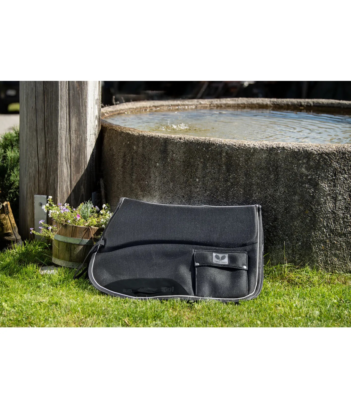 TWIN OAKS Tapis de selle de randonnée respirant noir Outlet